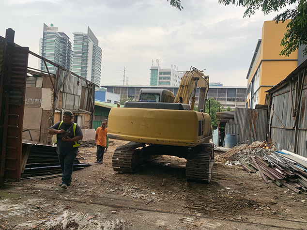 Excavator 200 shop clearance job